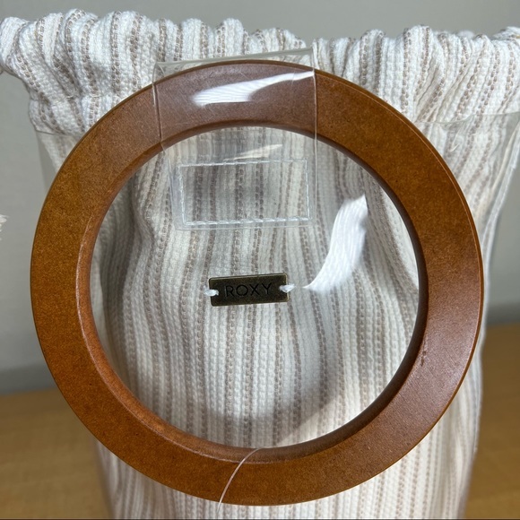 NEW Roxy Love Me Better Bucket Bag - Picture 9 of 13